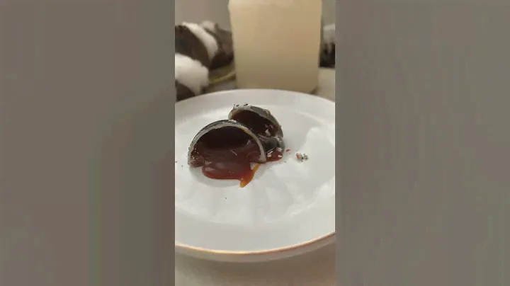 Корпусная конфета с начинкой солёная карамель choko_latebunny