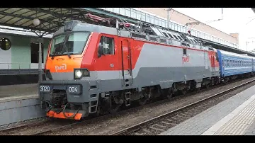 Москва Поезд прибыл на  Белорусский вокзал ( Train arrived at the  Belorussky  Station )