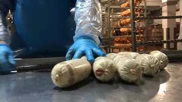 Вот это колбаса! Сделано из мяса - MADE IN BELARUS.