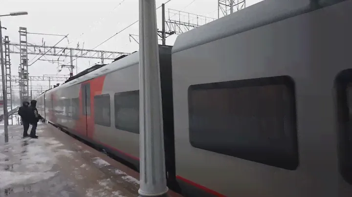 "Бригада рассвистелась!" ЭС1-028/038 "Ласточка" прибывает на Белорусский вокзал.