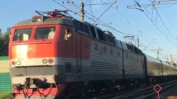 "БЕЛОРУССКИЙ ВОЯЖ!!" ЧС7-077 с туристическим поездом Москва-Брест/Гродно-Москва | Петелино