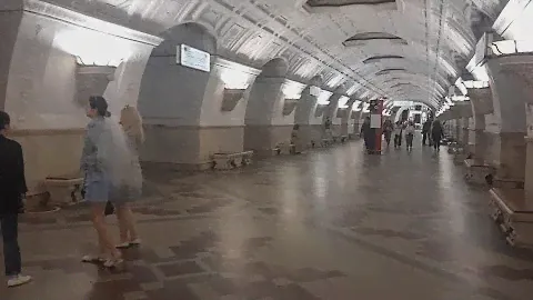 Станция метро Белорусская кольцевой (коричневой) ветки (линии) в московском метро, внутри вестибюля