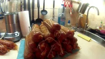 Сервелат варено-копченый по-домашнему.