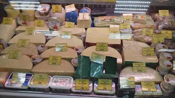 Это невероятно. В маленьком магазинчике все дешевле и вкуснее чем в Пятерке и Магнитах