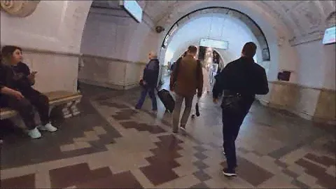 у метро "Белорусская" (кольцевая)